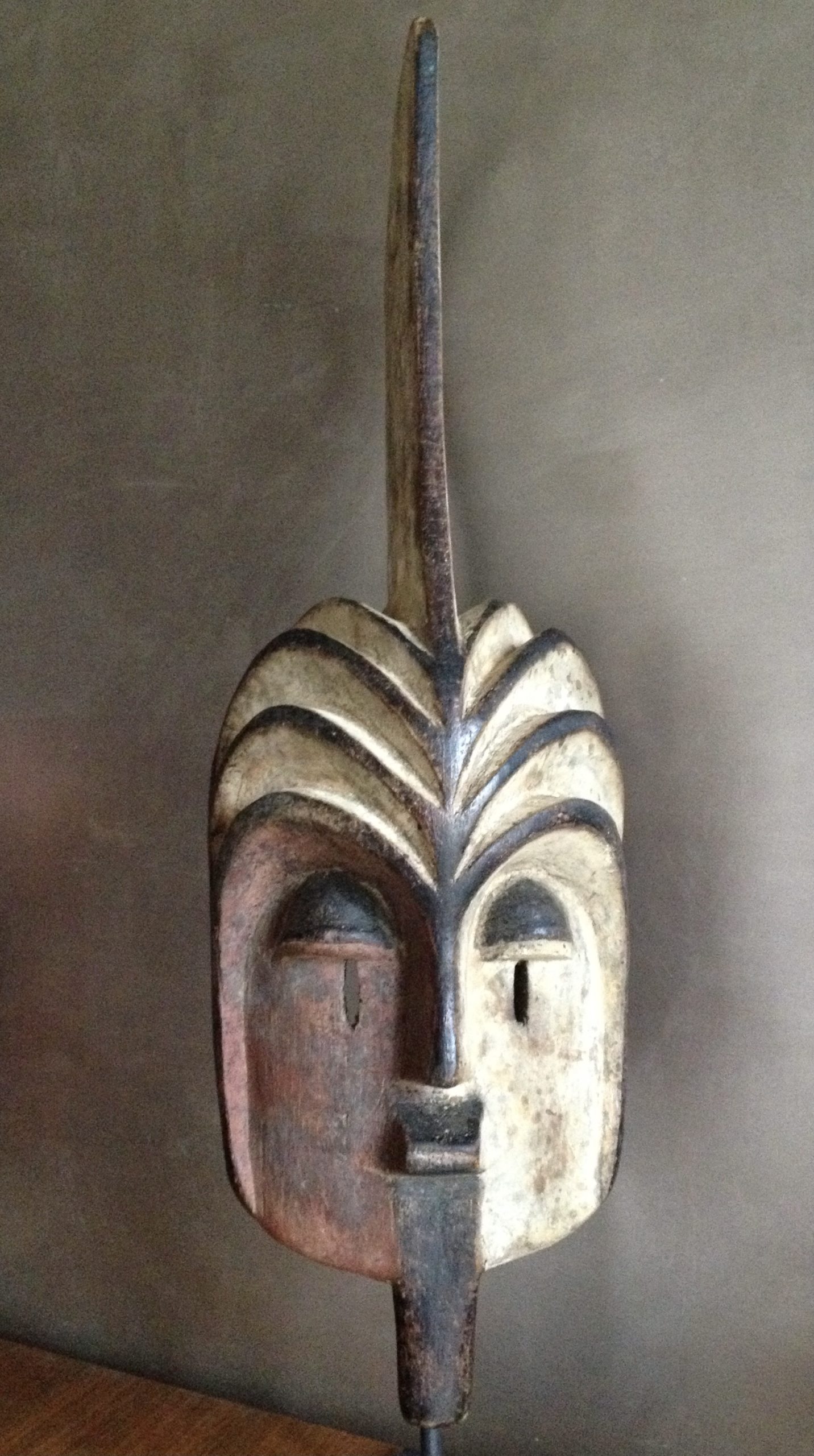 Masque heaume Emboli , Kota, Gabon – Image 3